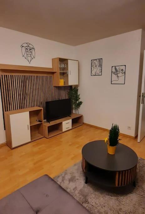 וינה Einzigartiges Apartment Inkl. Gratis Parkplatz מראה חיצוני תמונה