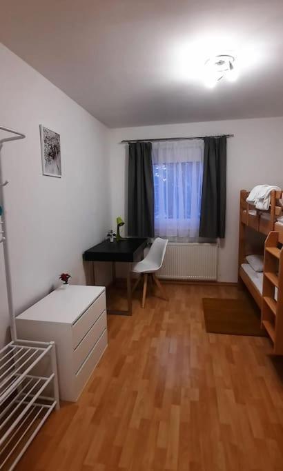 וינה Einzigartiges Apartment Inkl. Gratis Parkplatz מראה חיצוני תמונה