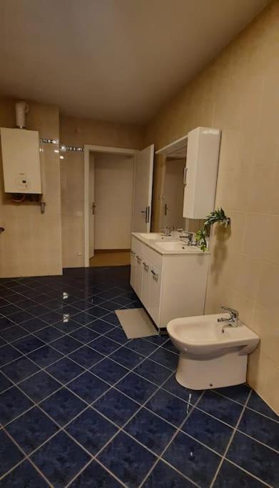 וינה Einzigartiges Apartment Inkl. Gratis Parkplatz מראה חיצוני תמונה