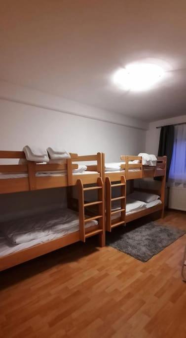 וינה Einzigartiges Apartment Inkl. Gratis Parkplatz מראה חיצוני תמונה