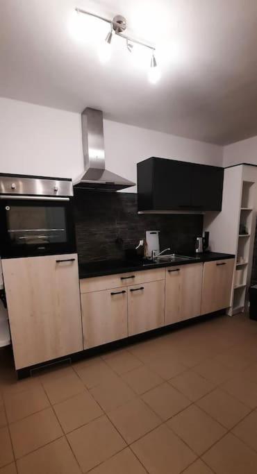 וינה Einzigartiges Apartment Inkl. Gratis Parkplatz מראה חיצוני תמונה